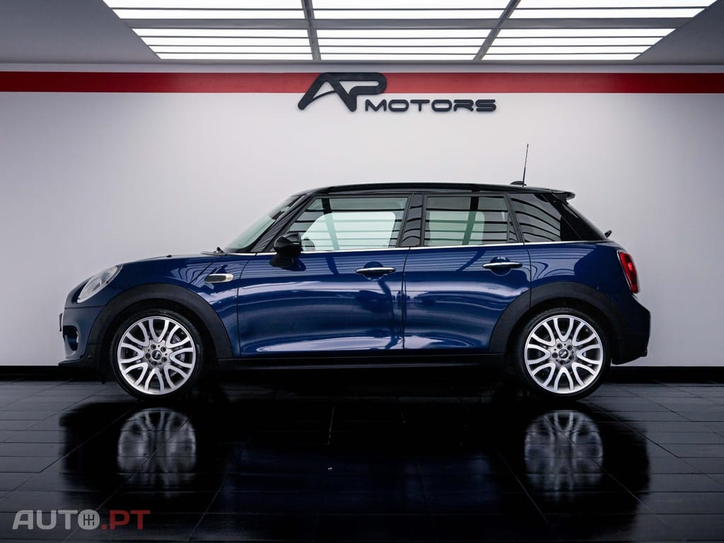 MINI Cooper Cooper D Auto