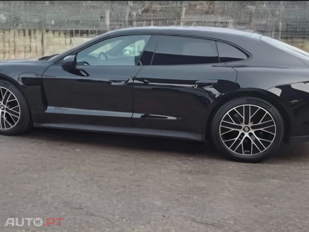 Porsche Taycan 4S