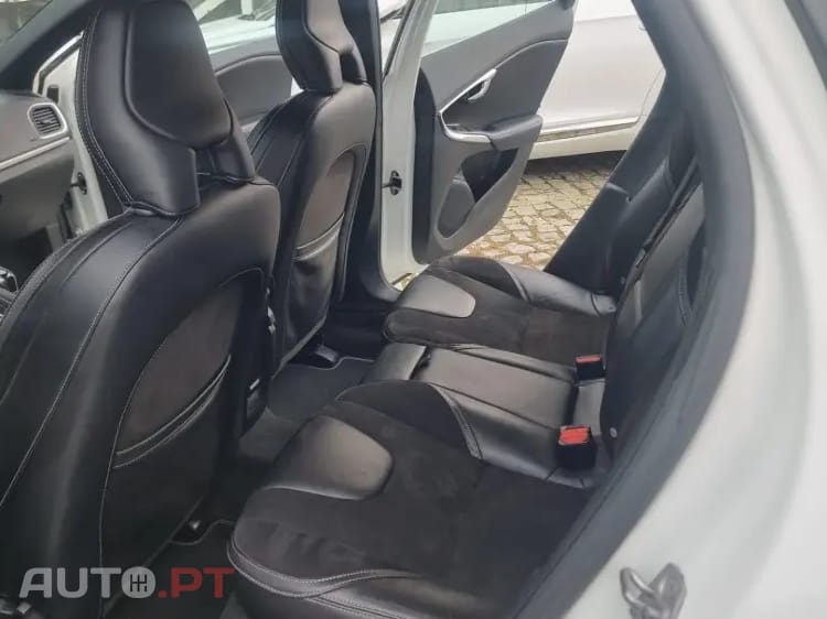 Volvo V40 2.0 D2 R-Design