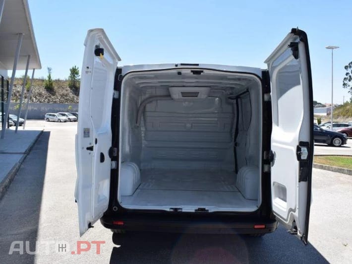 Renault Trafic 2.0 dCi L1H1 (C/ Frio)