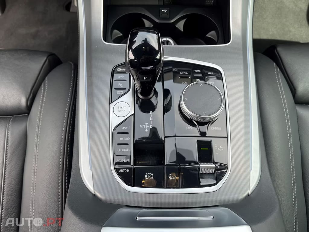 BMW X5 45e Pack M I.V.A DEDUTÍVEL 