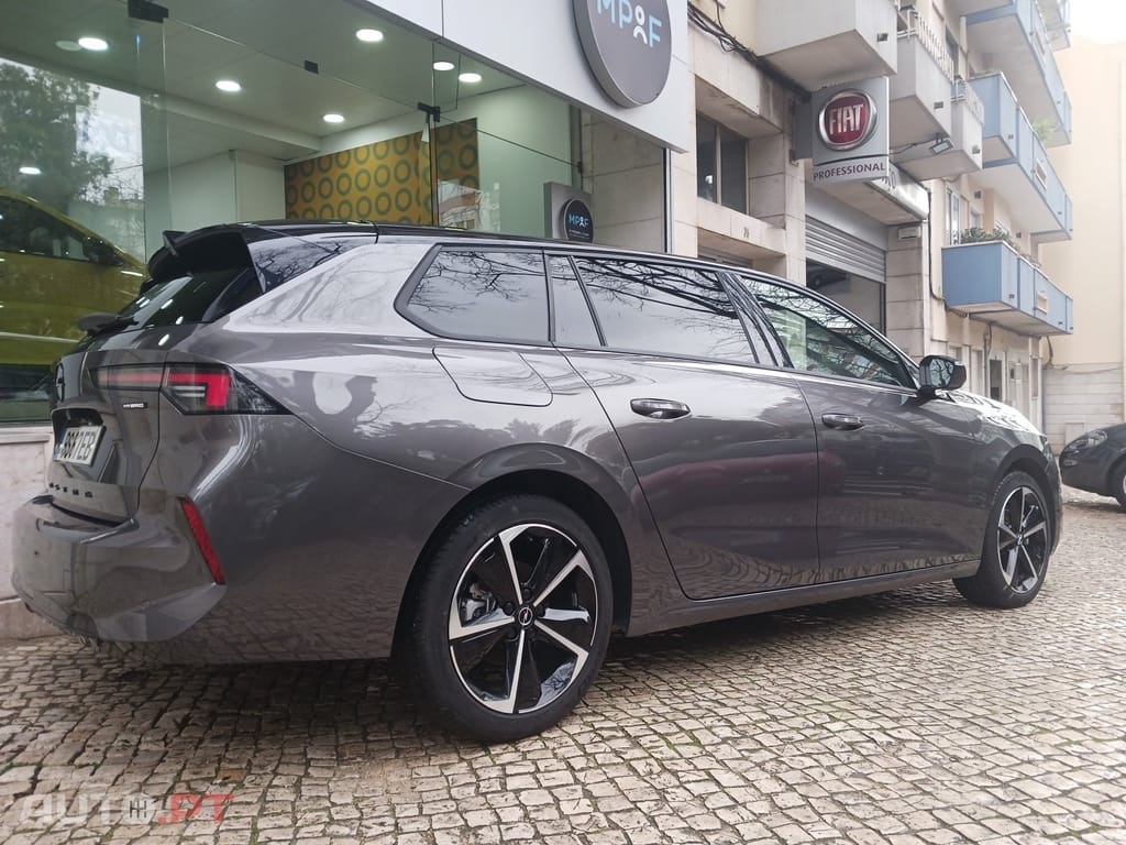 Opel Astra Sports Tourer 1.2 T Hybrid GS eDCT