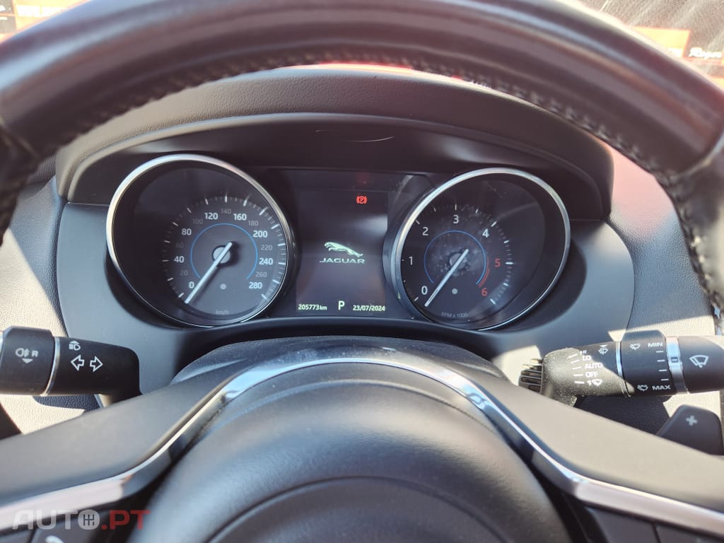 Jaguar XE 2.0 D R-Sport Aut.