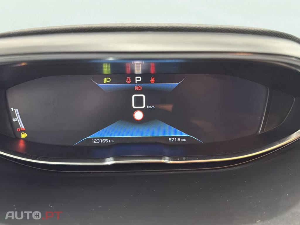 Peugeot 5008 1.5 BlueHDi Allure EAT8