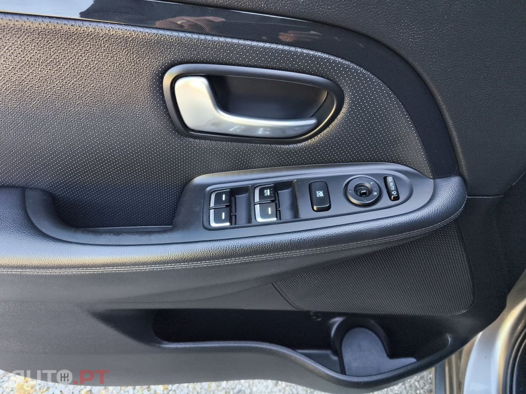 Kia Carens 1.7 CRDi ISG EX