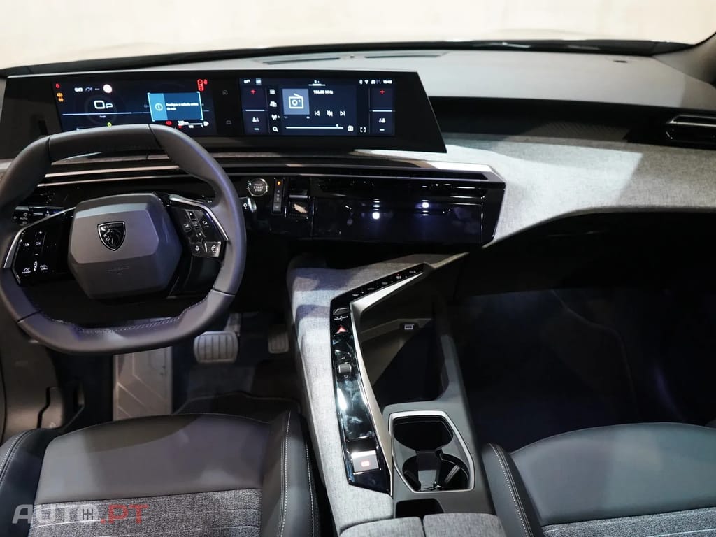 Peugeot 3008 1.2 Hybrid Allure e-DCS6