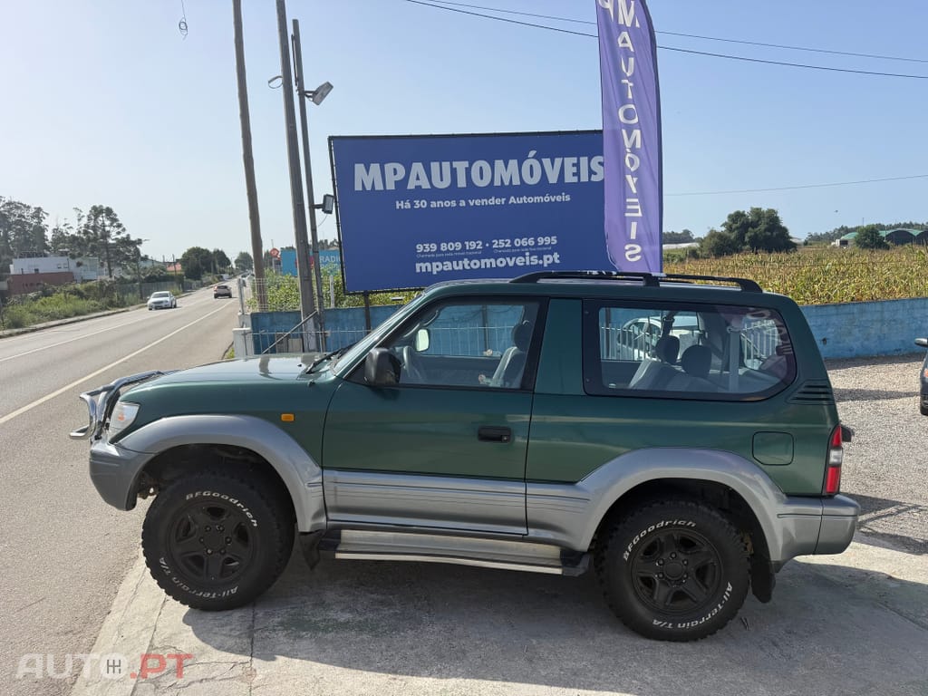 Toyota Land Cruiser 3.0 TD Pack 1 — fotografia 3