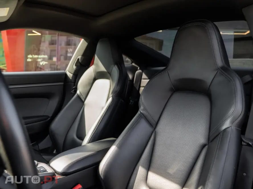 Porsche 911 Carrera PDK
