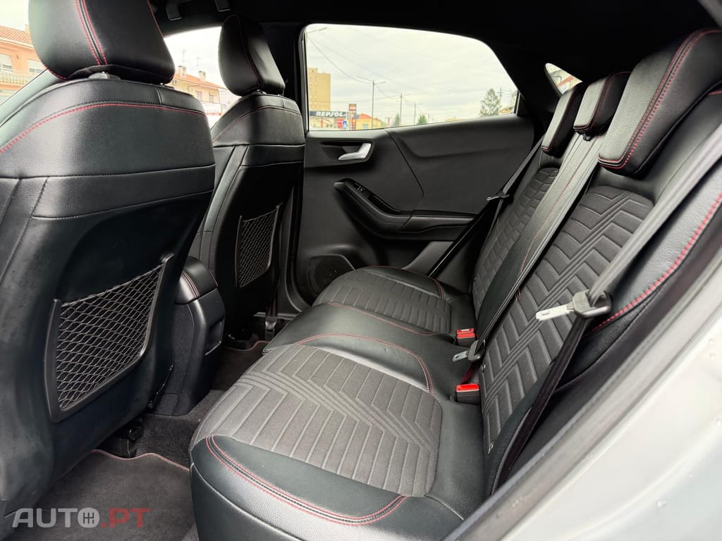 Ford Puma 1.0 EcoBoost MHEV ST-Line X