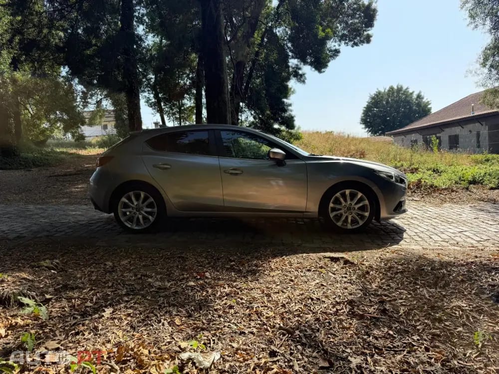 Mazda 3 1.5 Sky-D Excellence Pack Leather Navi