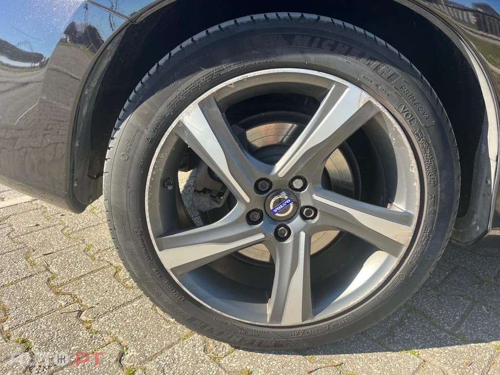 Volvo V60 D6 Twin Engine Geartronic RDesign