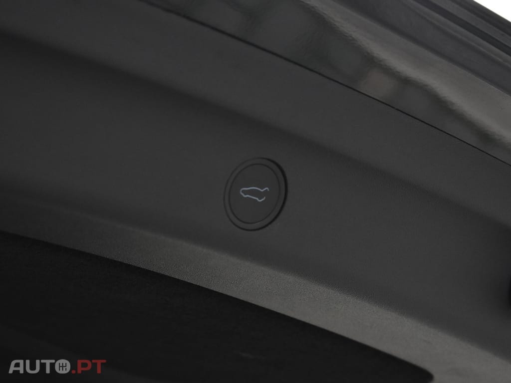 Tesla Model Y Performance Tração Integral