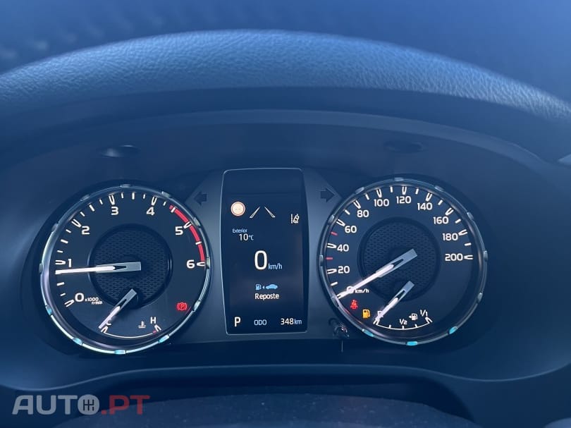 Toyota Hilux 2.4 D-4D 4WD CD CM Aut.