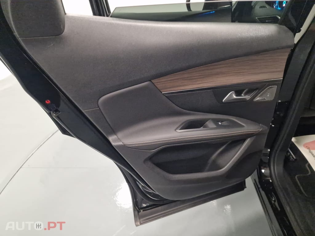 Peugeot 3008 1.6 Hybrid4 GT Line e-EAT8
