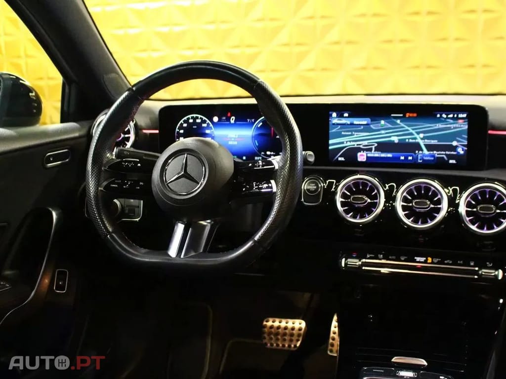 Mercedes-Benz A 250 e AMG Line