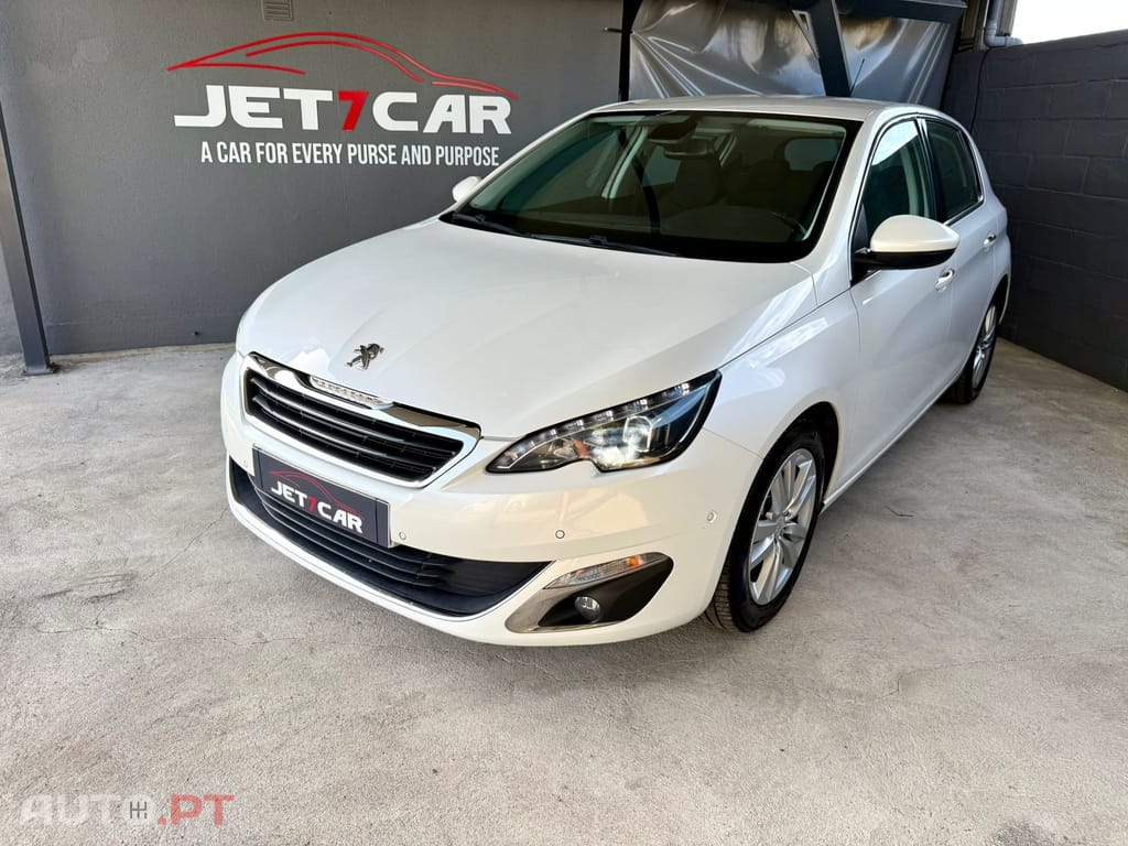 Peugeot 308 1.2 PureTech Allure Faróis Full LED