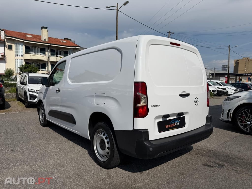 Opel Combo 1.5 D L2H1 Enjoy 102Cv | CARPLAY | IVA DEDUTÍVEL