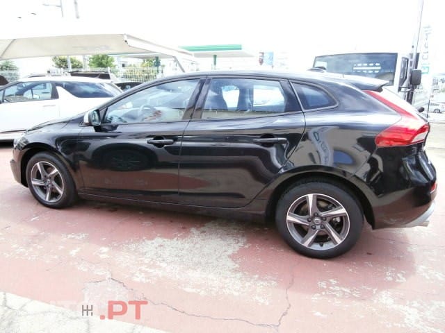 Volvo V40 2.0 D2 R-Design