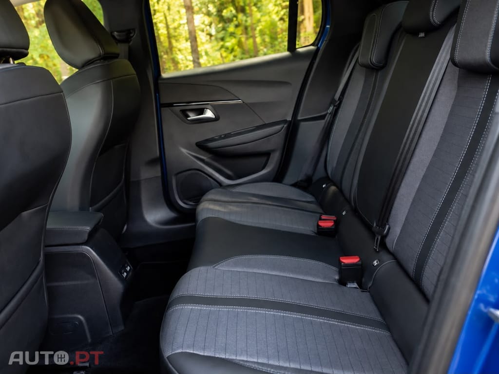 Peugeot E-208 50 kWh Allure