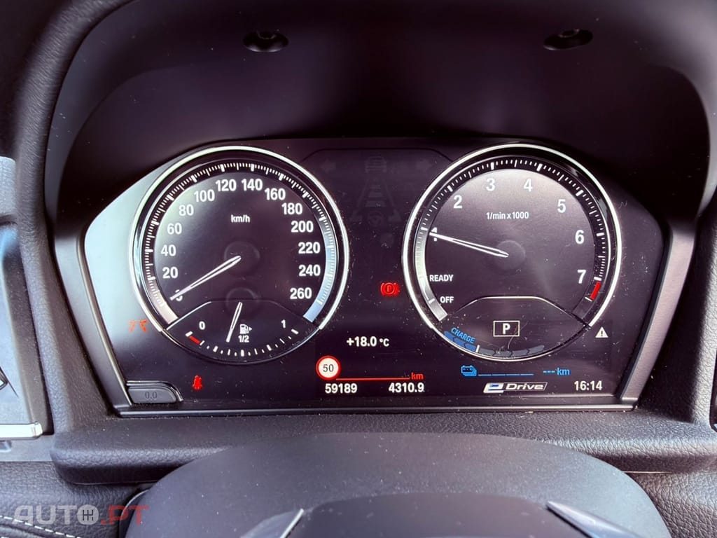 BMW 225 iPerformance — fotografia 16