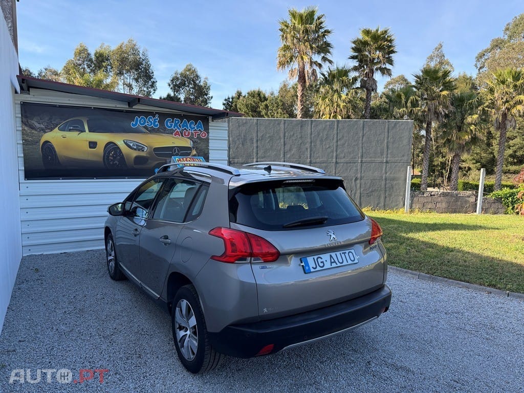 Peugeot 2008 1.2 PureTech Allure