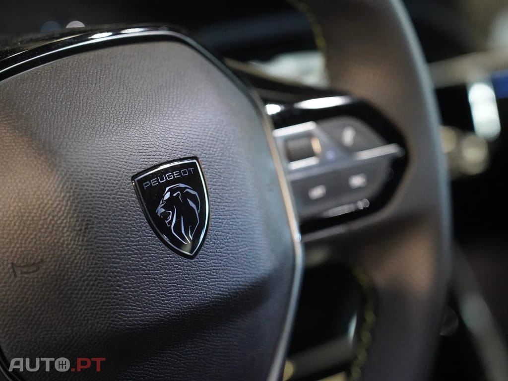 Peugeot E-2008 54 kWh GT