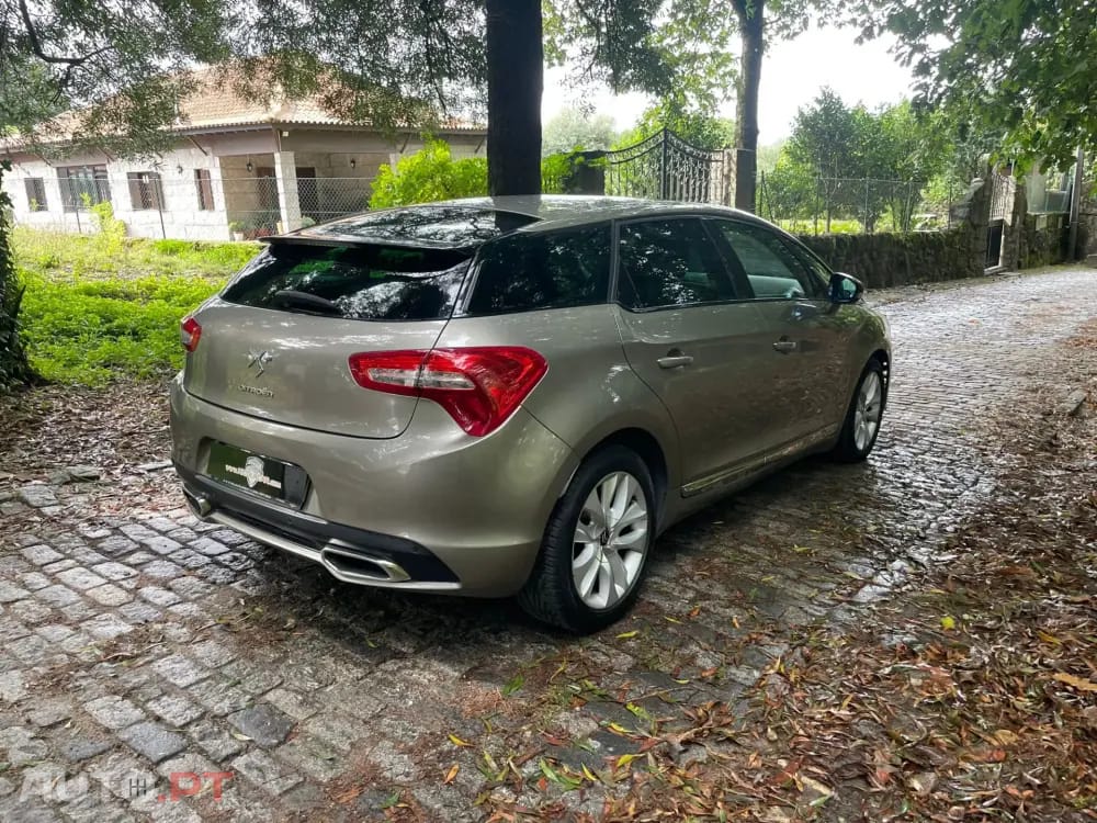 Citroen DS5 2.0 HDi Hy4 So Chic CMP6 102g