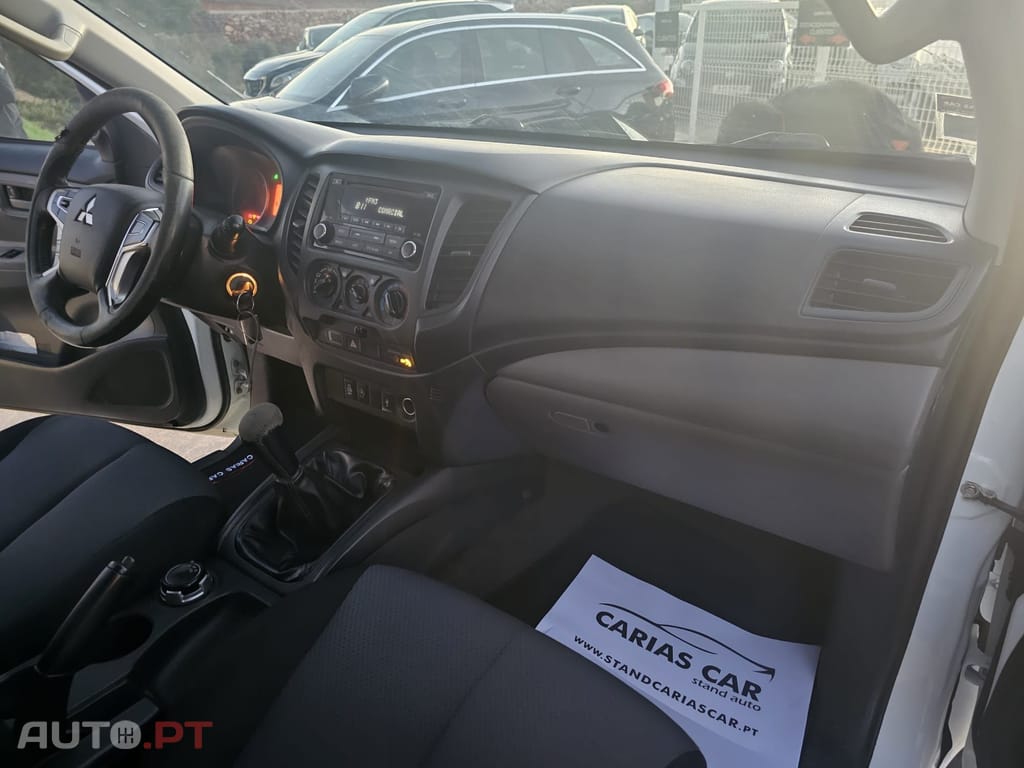 Mitsubishi L200 2.4 DI-D CD Invite 4WD