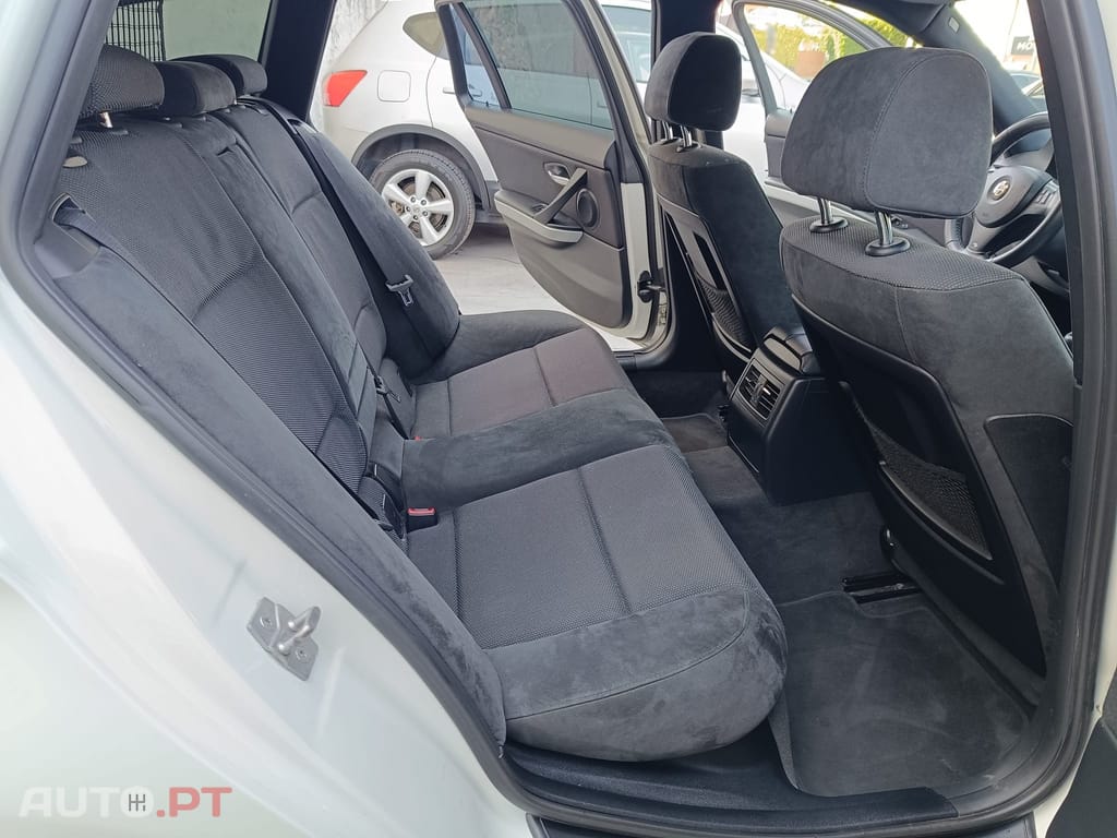 BMW 318 d Touring Navigation Sport