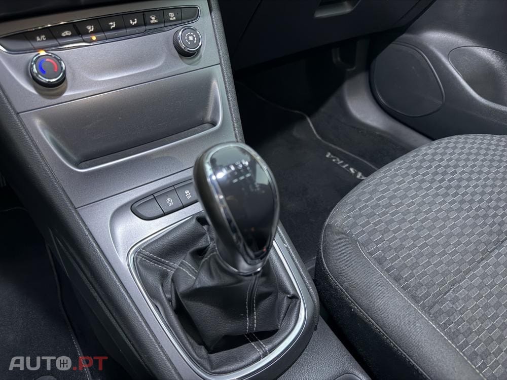 Opel Astra 1.6 CDTi Cosmo S/S J18