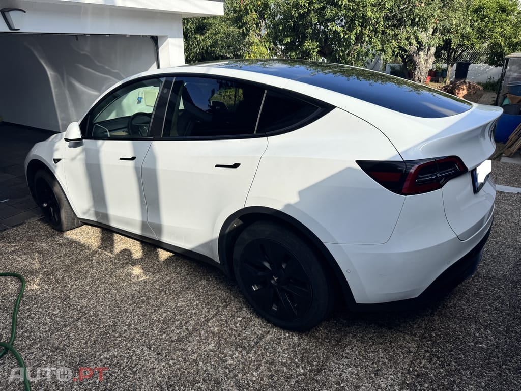 Tesla Model Y Long Range AWD