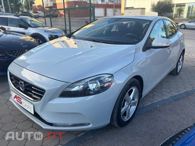 Volvo V40 D2