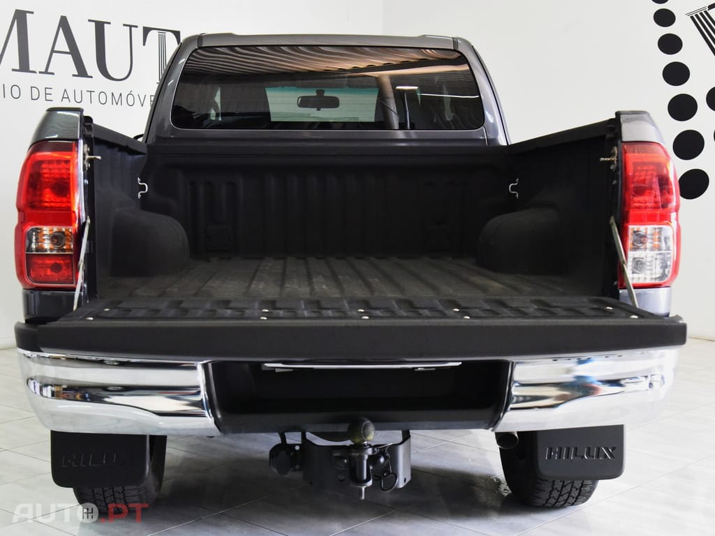 Toyota Hilux 2.4 D-4D 4WD Tracker 3L