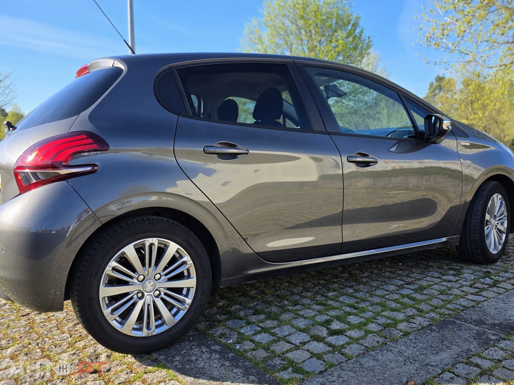 Peugeot 208 1.2 STYLE