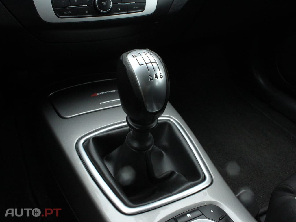 Renault Laguna Coupe 2.0 dCi Dynamique S 4Control