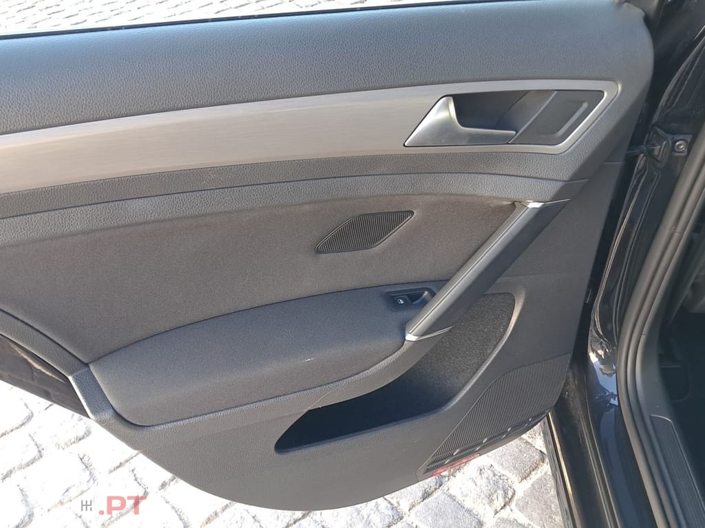 Volkswagen Golf 1.6 TDi BlueMotion Confortline