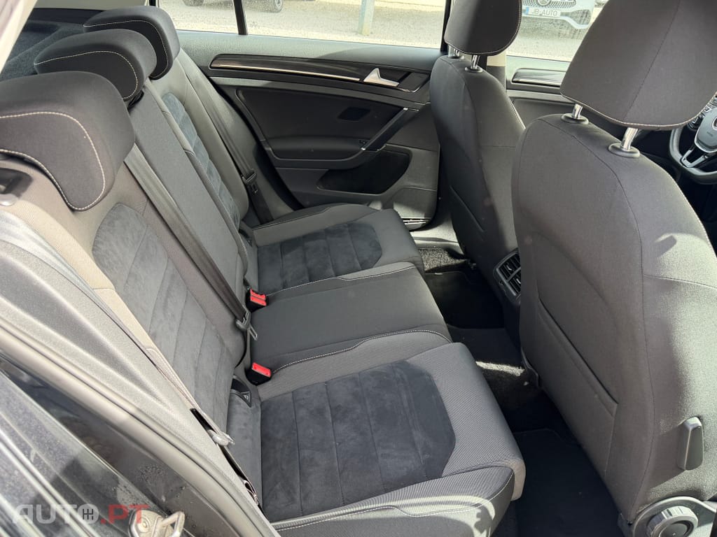 Volkswagen Golf 1.6 TDi Highline