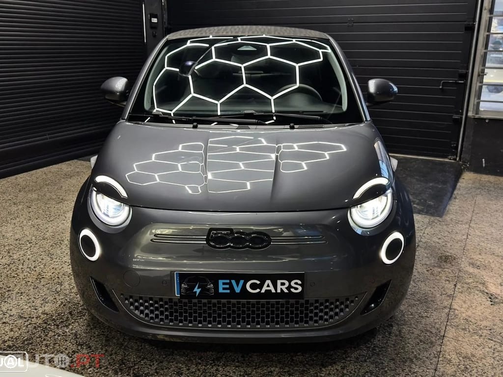 Fiat 500e La Prima
