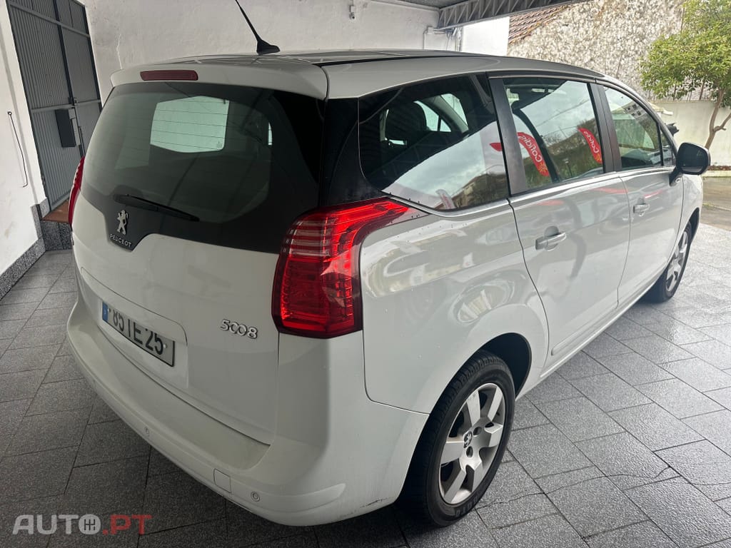 Peugeot 5008 1.6 HDi 5L Allure J18