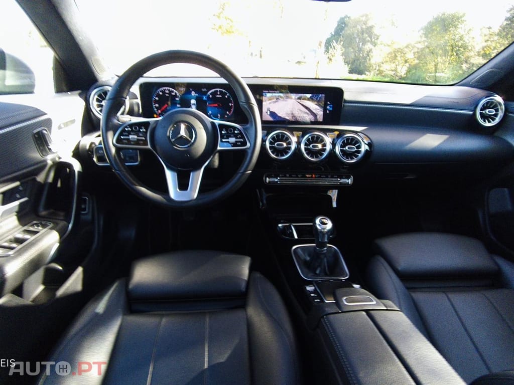 Mercedes-Benz CLA 180 d Shooting Brake Business Solutions