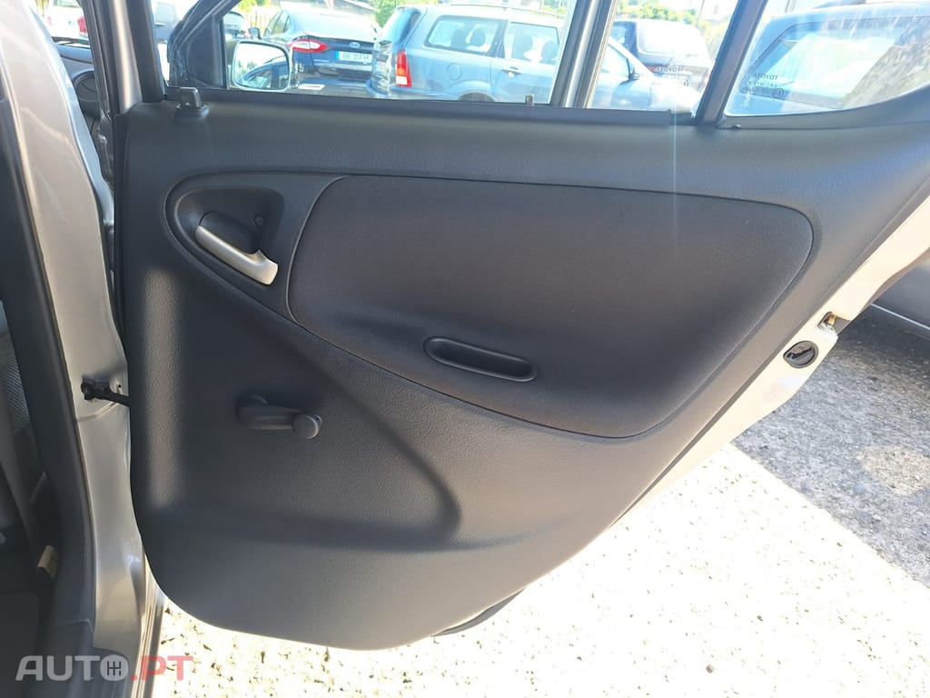 Toyota Yaris 1.0 Sol