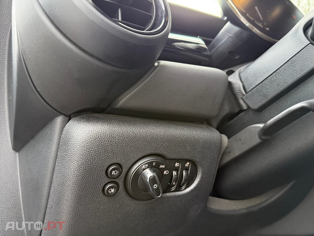 MINI Cooper Cooper SE