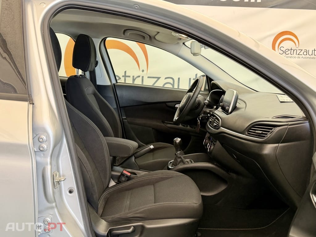 Fiat Tipo 1.3 M-Jet Lounge J17