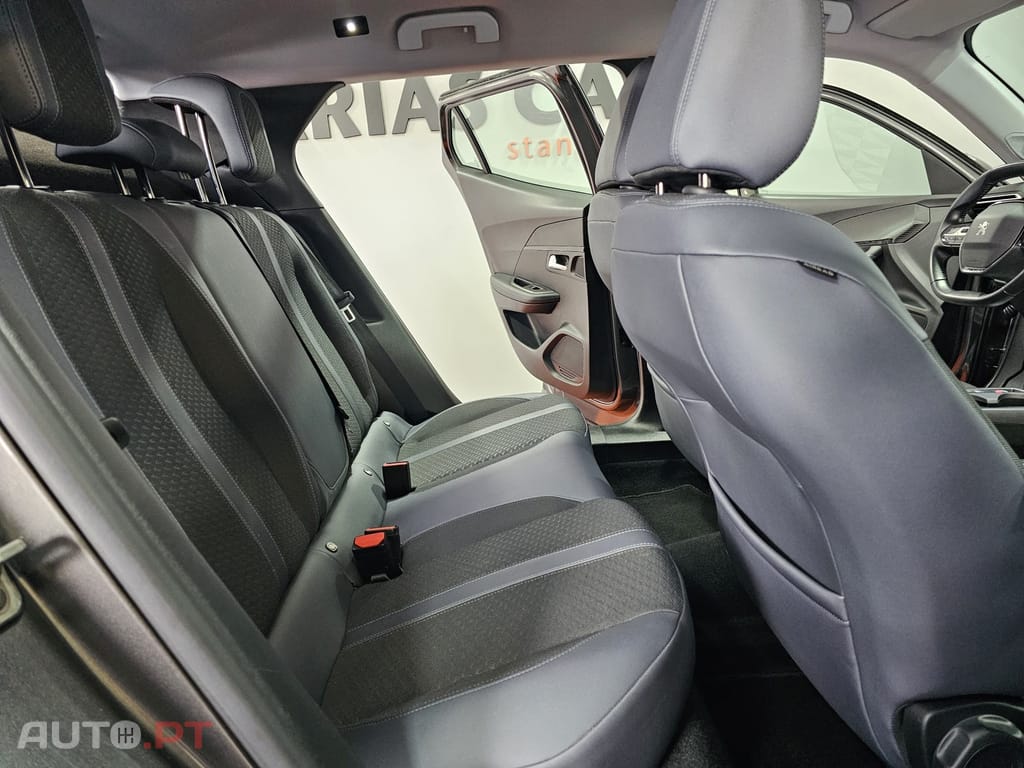 Peugeot 2008 1.5 BlueHDi Active Pack EAT8