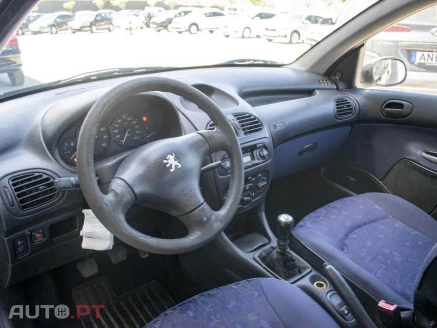 Peugeot 206 1.1