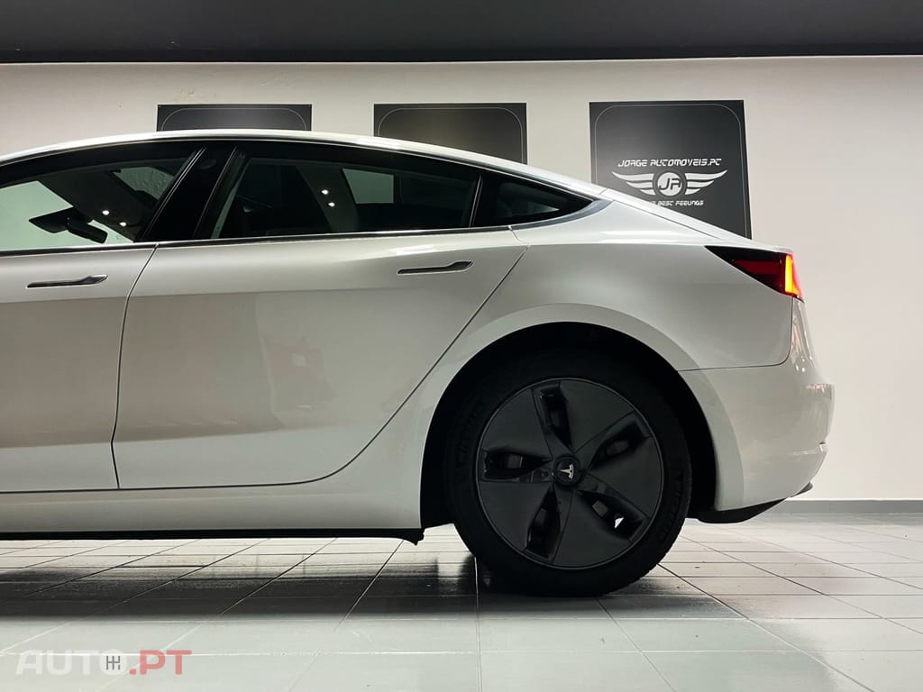 Tesla Model 3 Standard Range Plus RWD