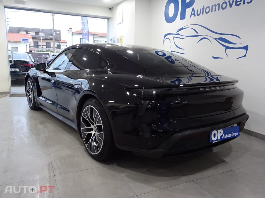 Porsche Taycan 4S
