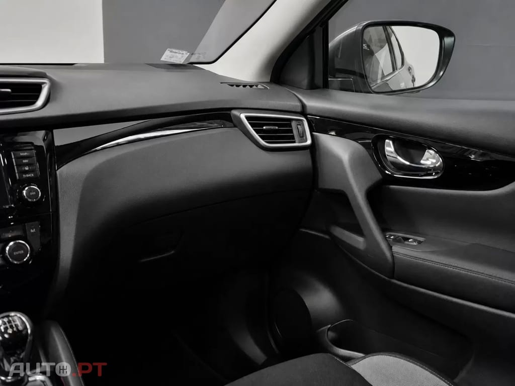 Nissan Qashqai 1.3 DIG-T N-Connecta LED+SKY