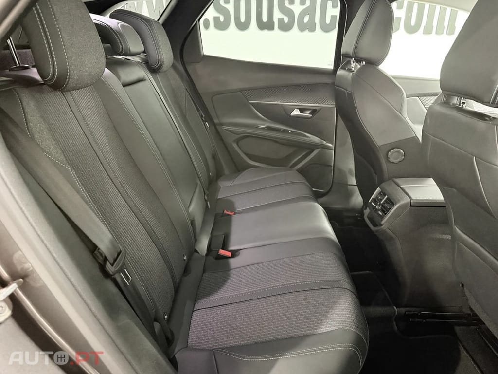 Peugeot 3008 PureTech 130 Stop & Start GPF EAT8 Allure