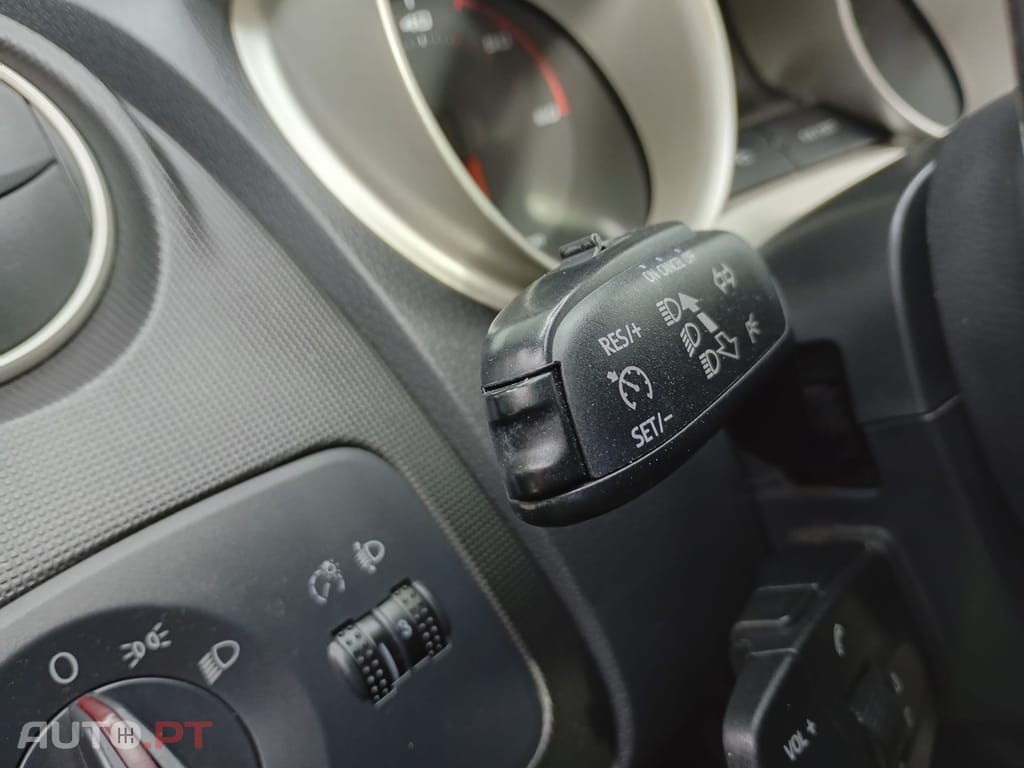 SEAT Ibiza 1.6 TDI Reference — fotografia 21